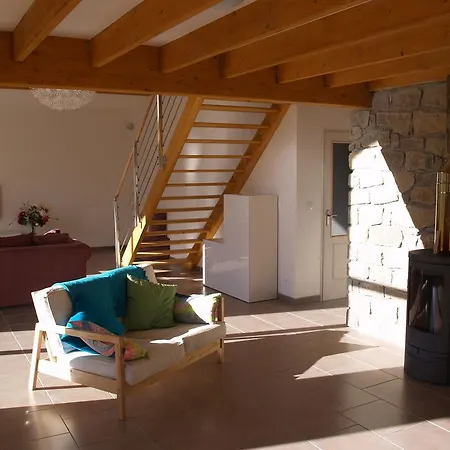 Peaceful Chalet In Provence With Balcony * Selonnet